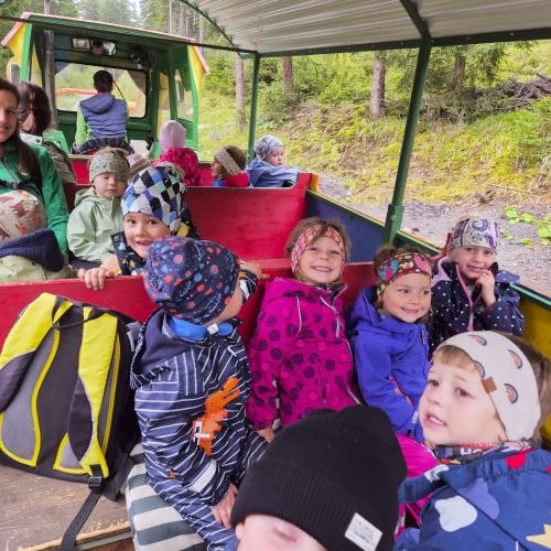 Kinder in der Bibirella