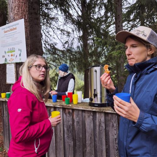 Frauen vom Familienverband