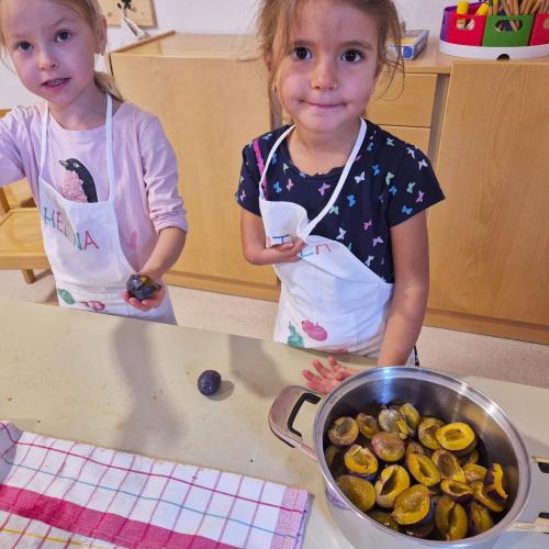 Kinder beim Kuchenbacken