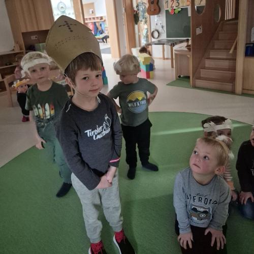 KInder beim Martinsspiel