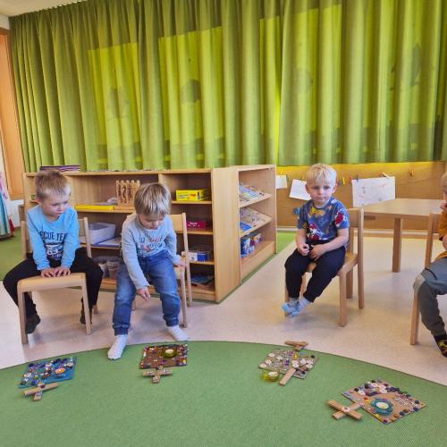 Kinder im Morgenkreis