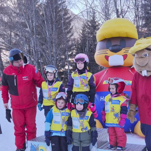 Kinder bei der Siegerehrung