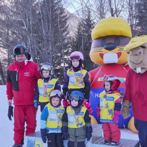 Kinder bei der Siegerehrung