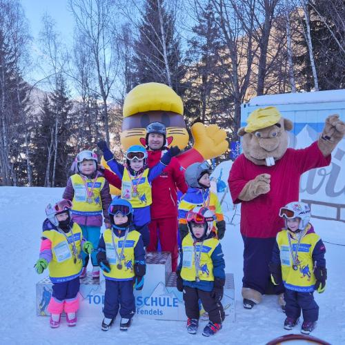 Kinder bei der Siegerehrung