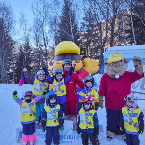 Kinder bei der Siegerehrung
