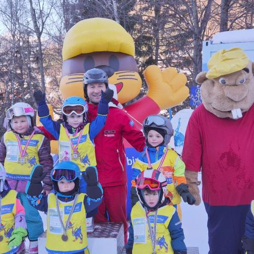 Kinder bei der Siegerehrung