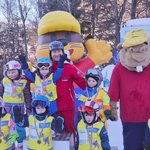 Kinder bei der Siegerehrung