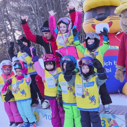 Kinder bei der Siegerehrung