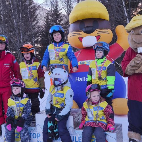 Kinder bei der Siegerehrung