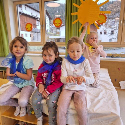 Kinder beim Darstellen