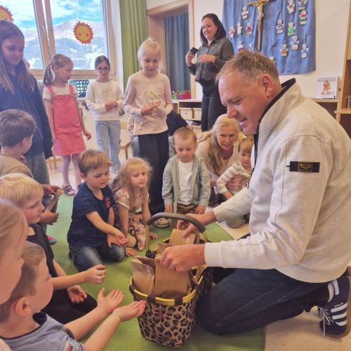 Stefan mit Kindern