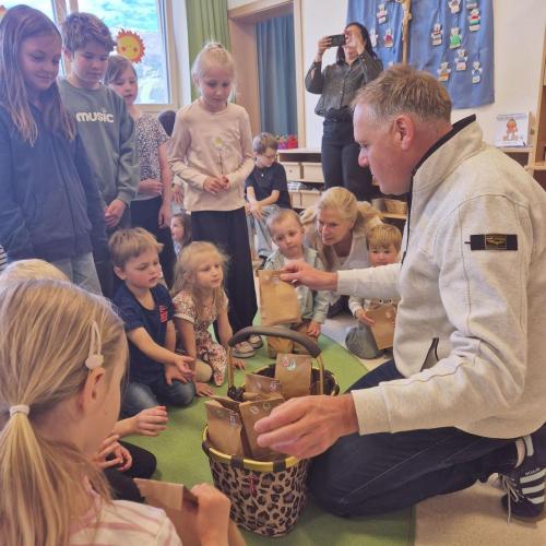 Stefan mit Kindern