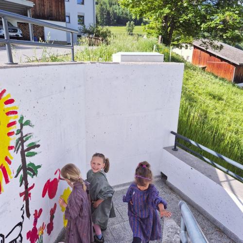 Kinder beim Malen