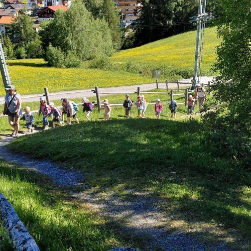 Wanderung zum Wasserspielplatz