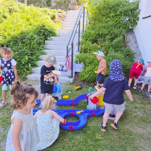 Wasserspiel im Garten