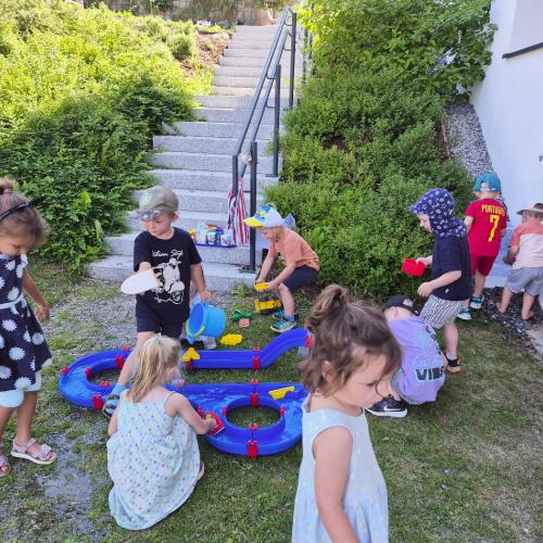 Wasserspiel im Garten