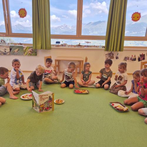 Kinder im Morgenkreis
