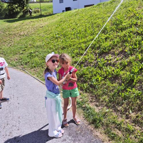 Kinder beim Spritzen