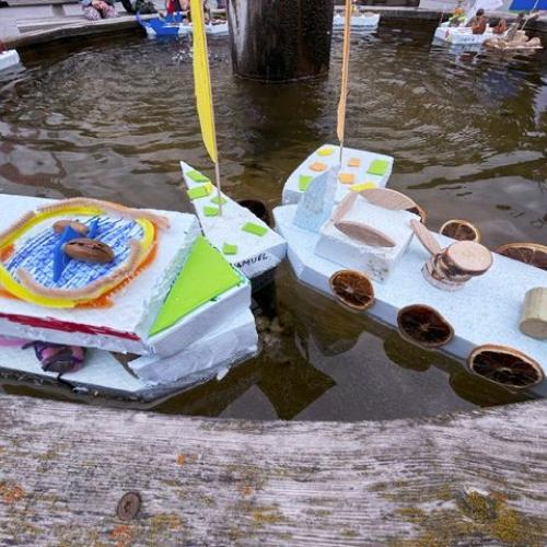 Schiffe im Brunnen